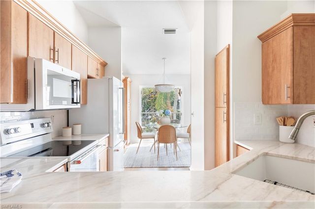 841 Tanbark DR 202, Naples, FL 34108