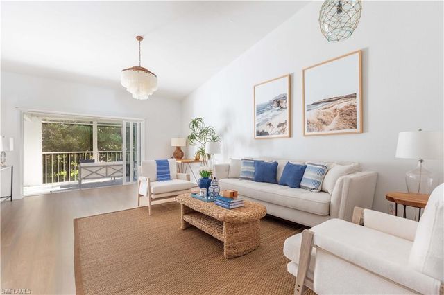 841 Tanbark DR 202, Naples, FL 34108