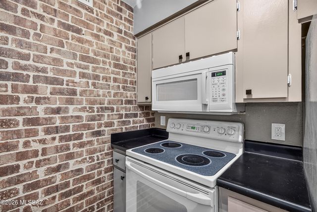 1600 N Wilmot Rd Unit 131, Tucson, AZ 85712