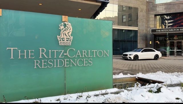 1 Renaissance Square 10A, White Plains, NY 10601