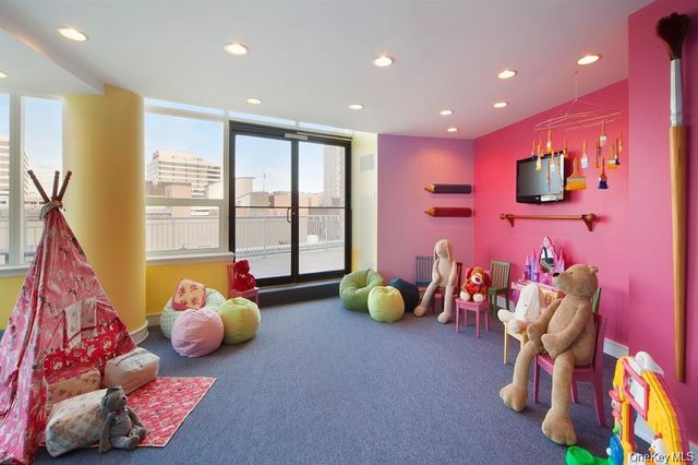 1 Renaissance Square 10A, White Plains, NY 10601