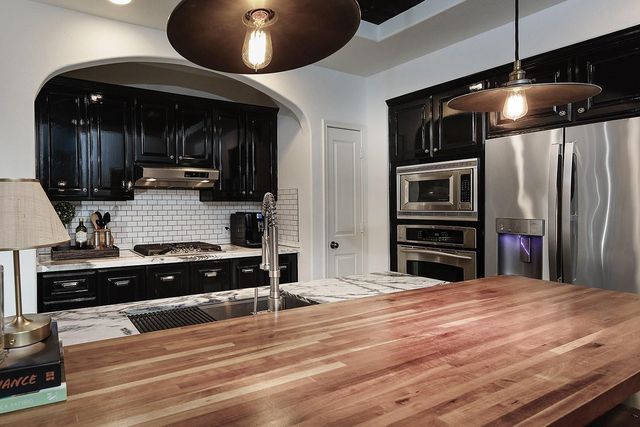 63 Douvaine, The Woodlands, TX 77382