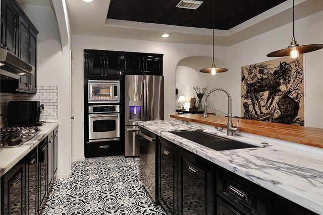 63 Douvaine, The Woodlands, TX 77382