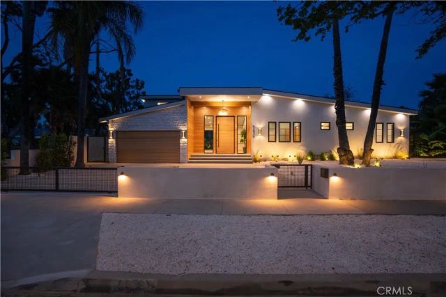 5636 Rawlings Avenue, Woodland Hills, CA 91367
