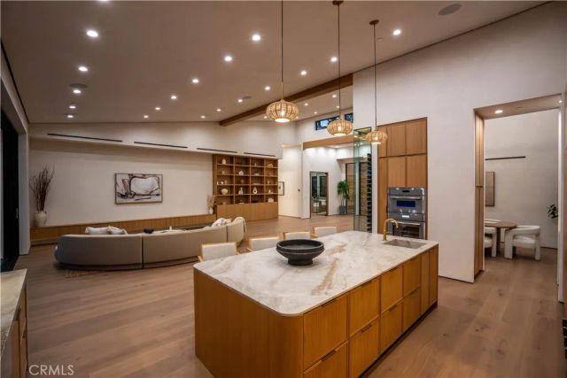 5636 Rawlings Avenue, Woodland Hills, CA 91367