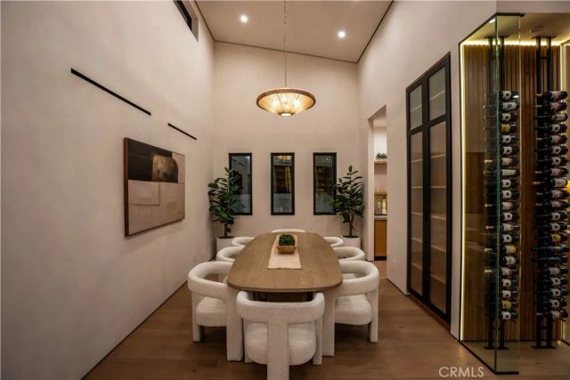 5636 Rawlings Avenue, Woodland Hills, CA 91367