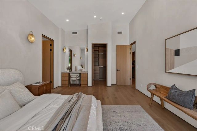 5636 Rawlings Avenue, Woodland Hills, CA 91367