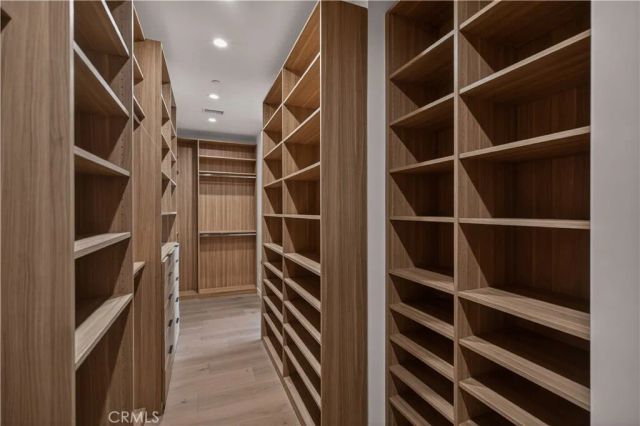 5636 Rawlings Avenue, Woodland Hills, CA 91367