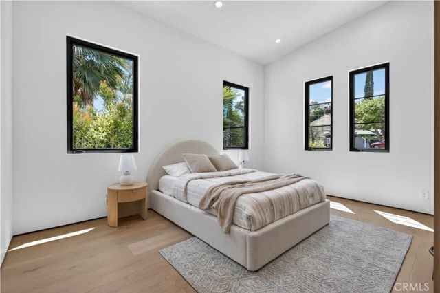 5636 Rawlings Avenue, Woodland Hills, CA 91367