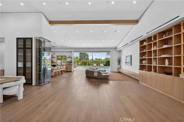5636 Rawlings Avenue, Woodland Hills, CA 91367