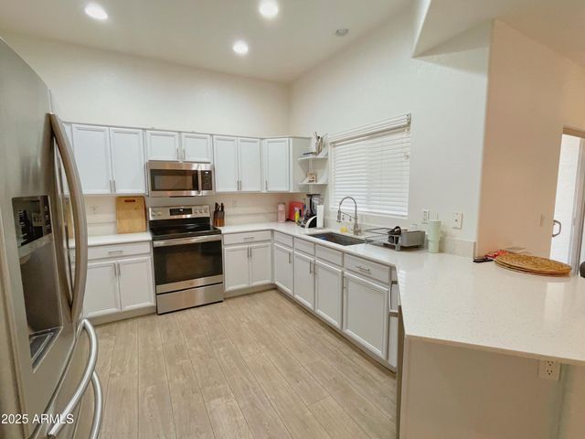 8144 W BECK Lane, Peoria, AZ 85382