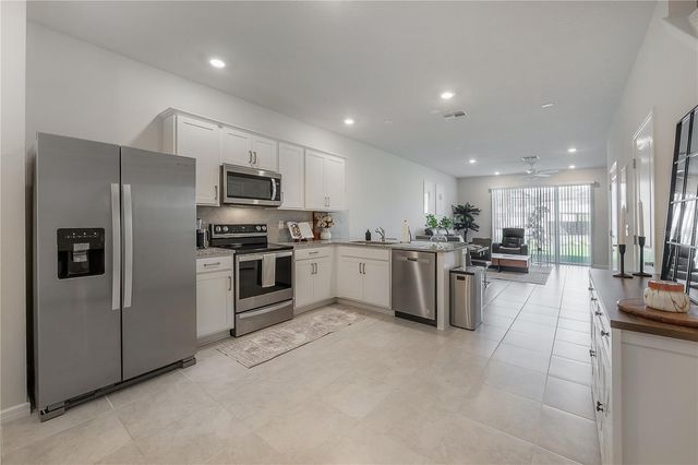 31428 AMBERVIEW BEND, Wesley Chapel, FL 33545