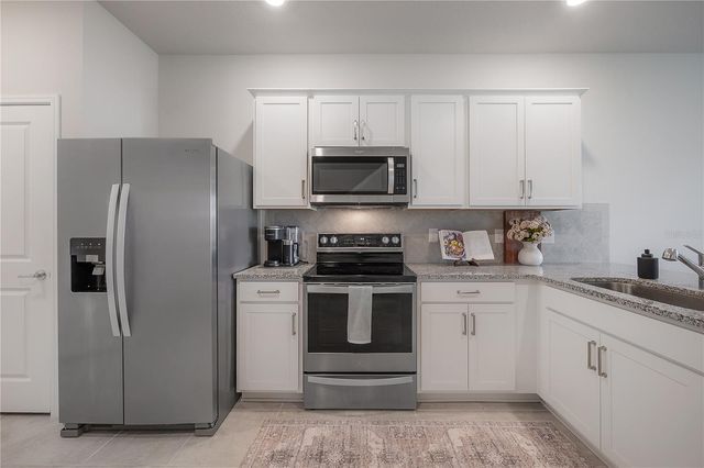 31428 AMBERVIEW BEND, Wesley Chapel, FL 33545