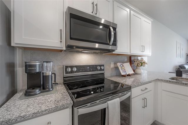 31428 AMBERVIEW BEND, Wesley Chapel, FL 33545