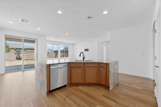 120 Mountaingem Loop, Santa Fe, NM 87508