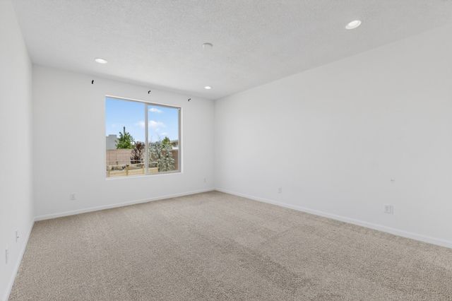 120 Mountaingem Loop, Santa Fe, NM 87508