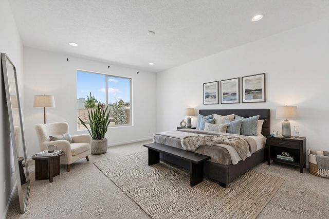 120 Mountaingem Loop, Santa Fe, NM 87508