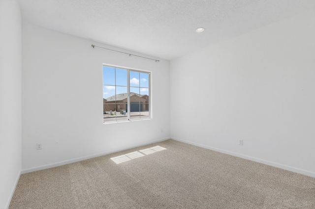 120 Mountaingem Loop, Santa Fe, NM 87508