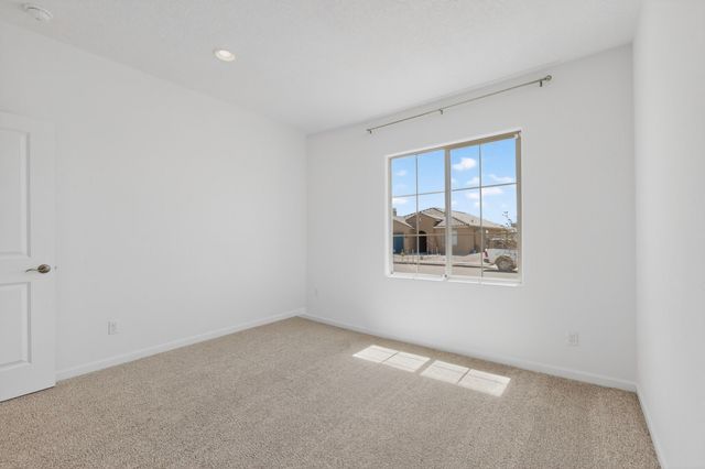 120 Mountaingem Loop, Santa Fe, NM 87508