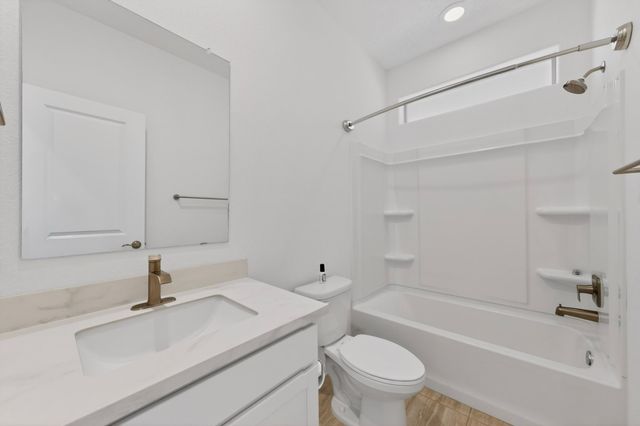 120 Mountaingem Loop, Santa Fe, NM 87508