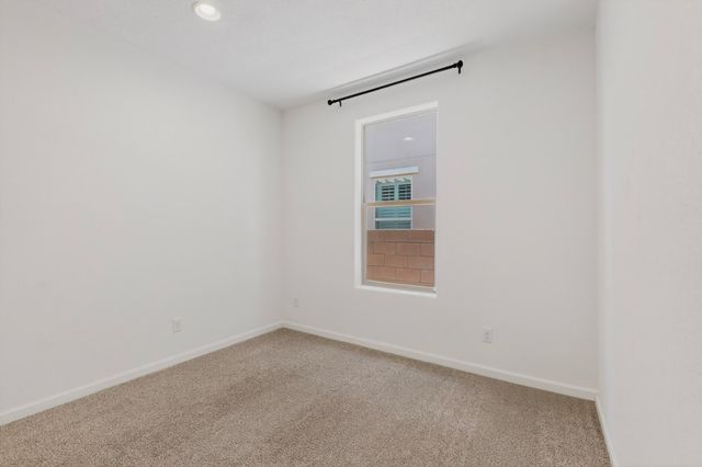 120 Mountaingem Loop, Santa Fe, NM 87508