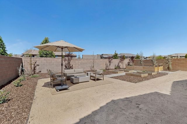 120 Mountaingem Loop, Santa Fe, NM 87508