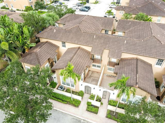 1061 SW 147th Terrace, Pembroke Pines, FL 33027