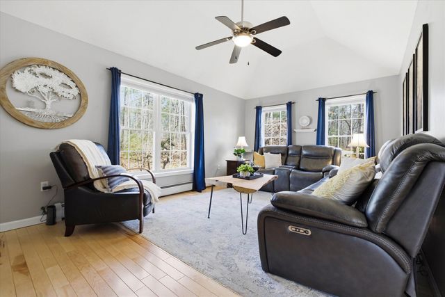 64 Peppermint Street, Goffstown, NH 03045