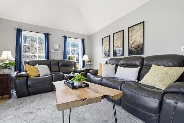 64 Peppermint Street, Goffstown, NH 03045