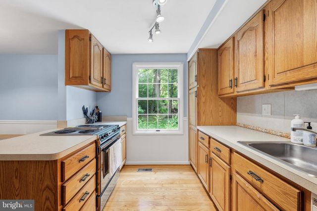 2202 JESTER CT, Reston, VA 20191
