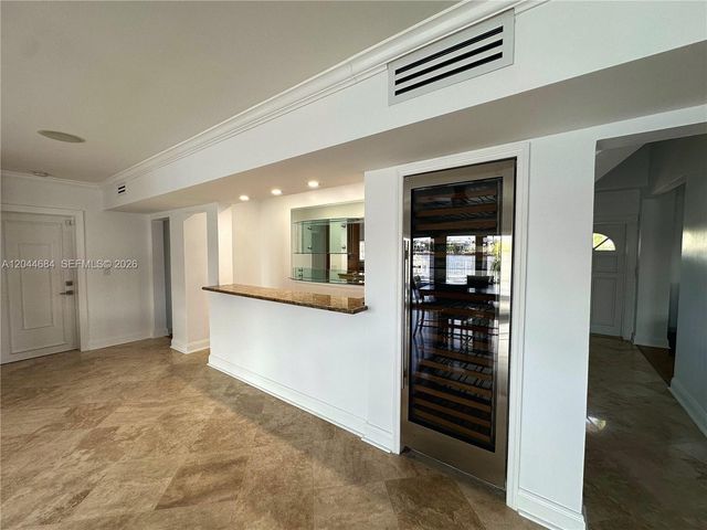 2445 SE 8th Street, Pompano Beach, FL 33062