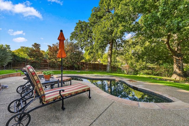 82 Remington Drive W, Highland Village, TX 75077