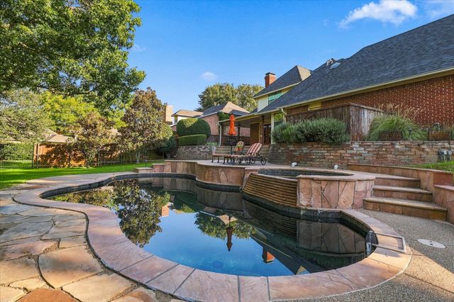 82 Remington Drive W, Highland Village, TX 75077