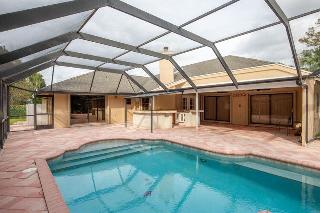 1559 Grantham Drive E, Wellington, FL 33414