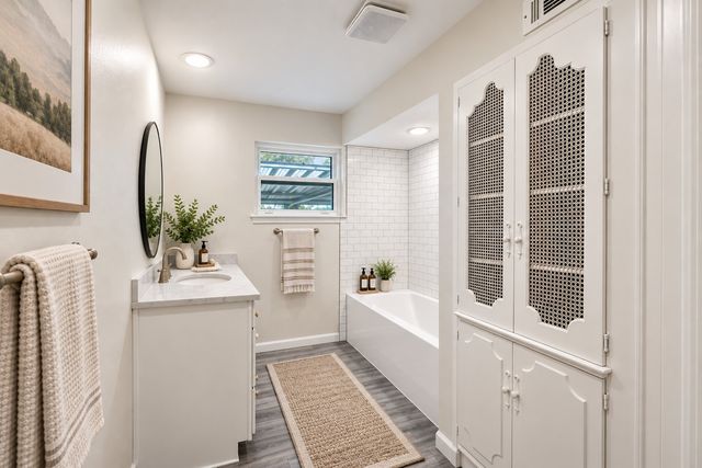 6234 Bandera Avenue A, Dallas, TX 75225