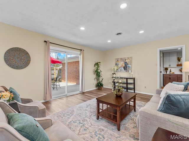 642 Laven Del Lane, Kirkwood, MO 63122