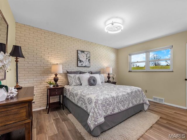 642 Laven Del Lane, Kirkwood, MO 63122