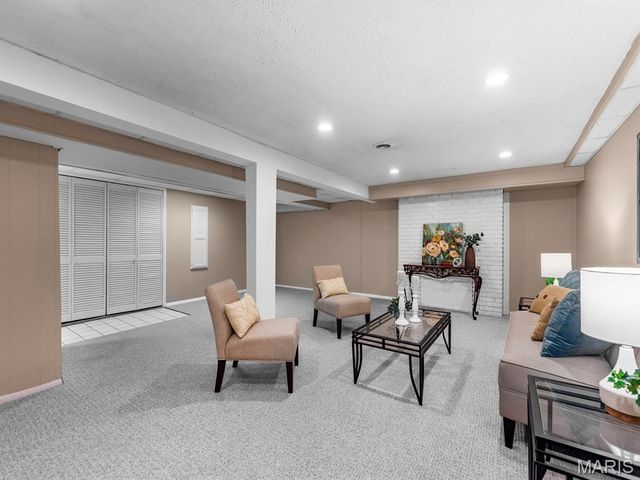 642 Laven Del Lane, Kirkwood, MO 63122