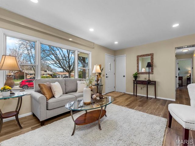 642 Laven Del Lane, Kirkwood, MO 63122