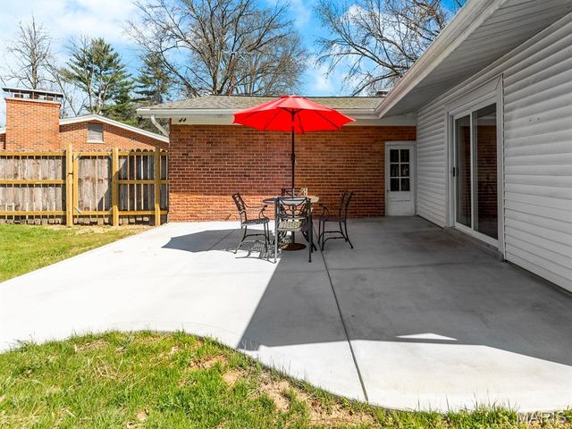 642 Laven Del Lane, Kirkwood, MO 63122