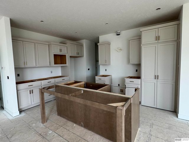 20909 Nebraska Avenue, Elkhorn, NE 68022