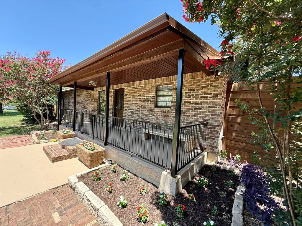 304 Oak Drive, Argyle, TX 76226
