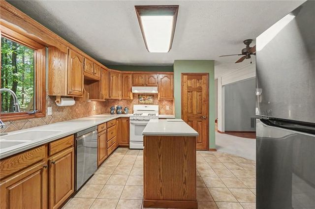 3441 Lenora Church Road, Snellville, GA 30039