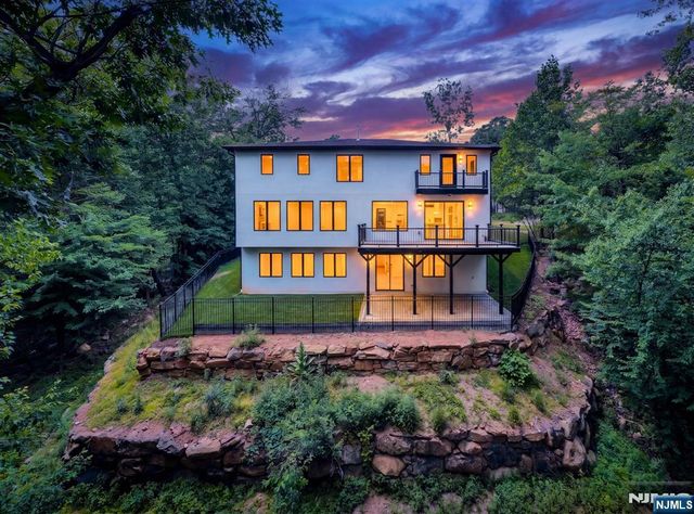 69 Mazur Place, Hawthorne, NJ 07506