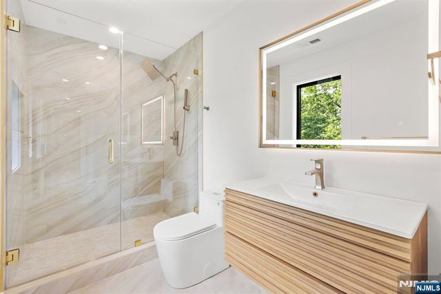 69 Mazur Place, Hawthorne, NJ 07506