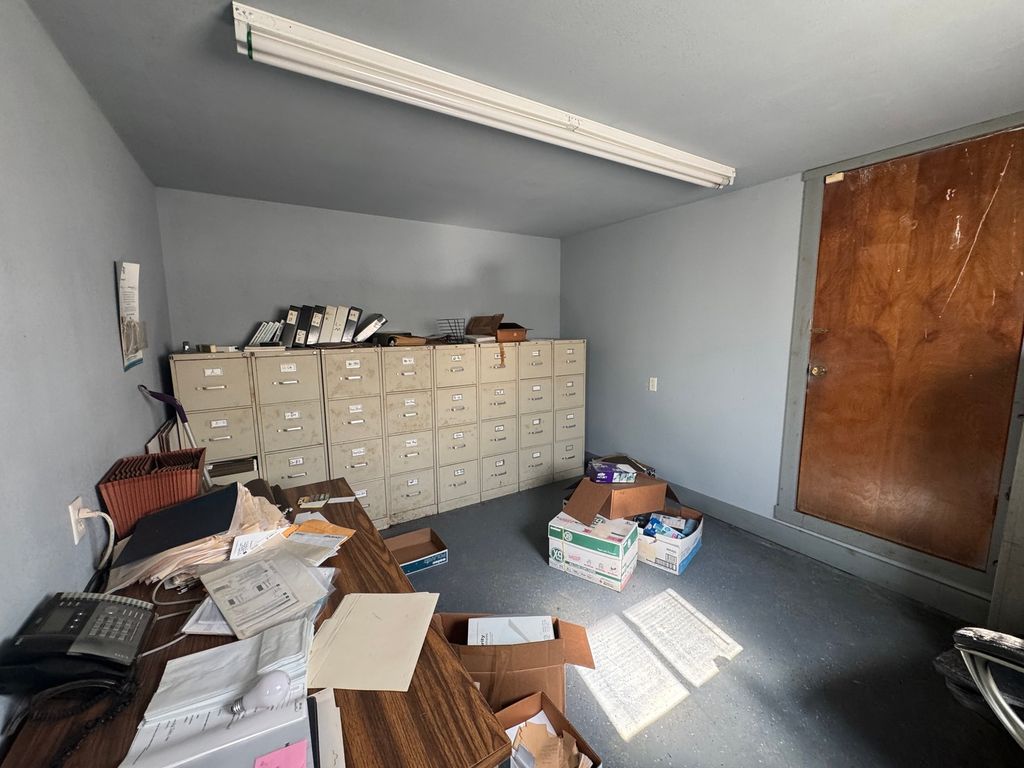 Image 13 of property listing at 1815 Forest Avenue, Mt Vernon, IL 62864