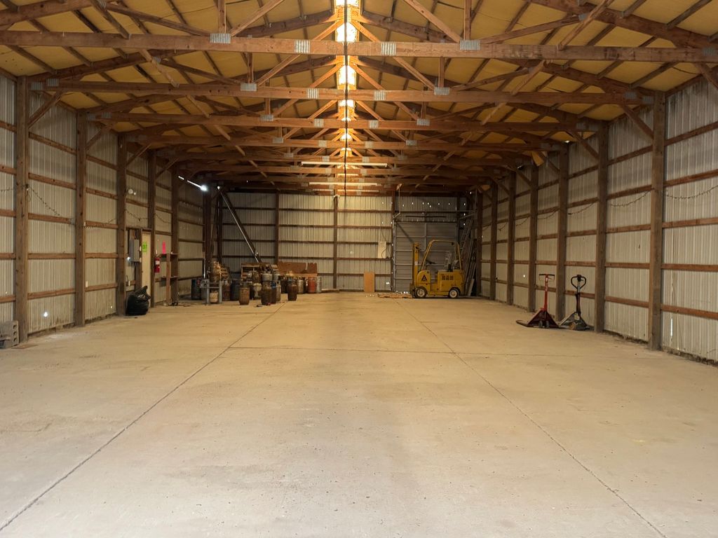 Image 19 of property listing at 1815 Forest Avenue, Mt Vernon, IL 62864