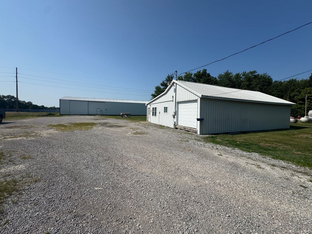 Image 23 of property listing at 1815 Forest Avenue, Mt Vernon, IL 62864