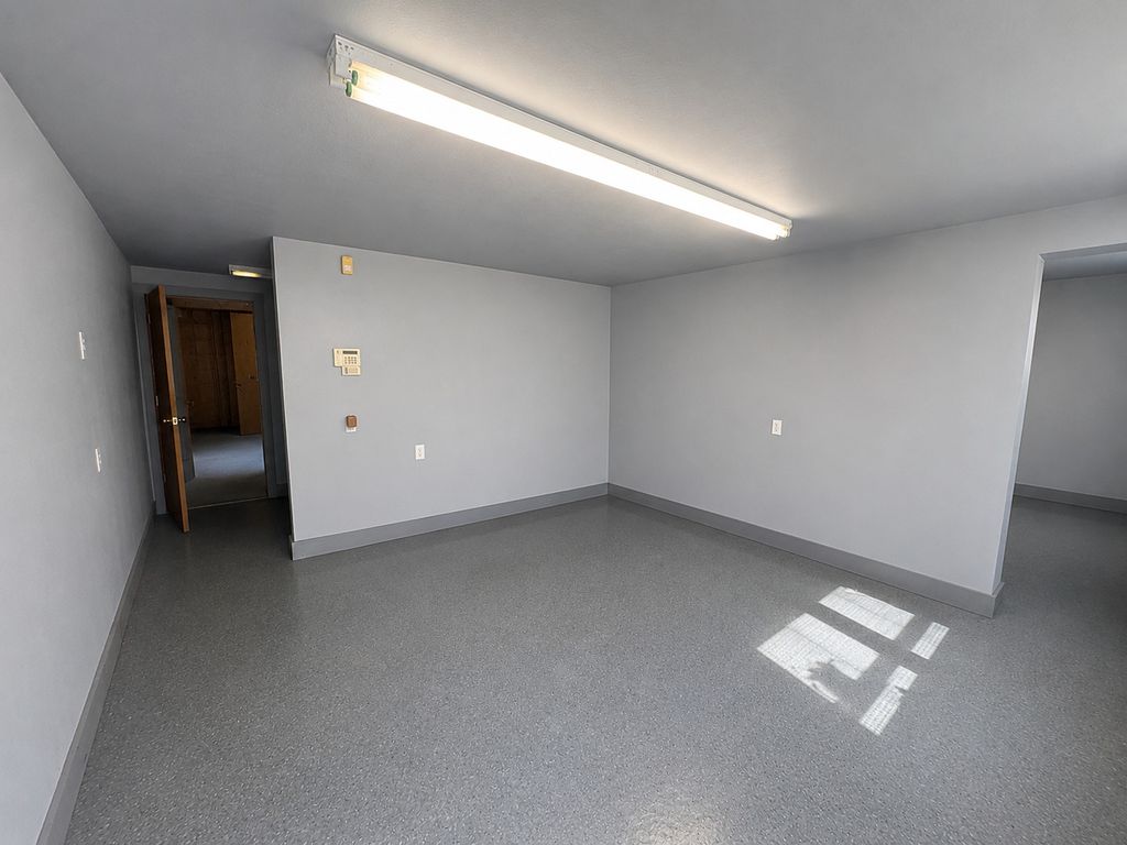 Image 8 of property listing at 1815 Forest Avenue, Mt Vernon, IL 62864