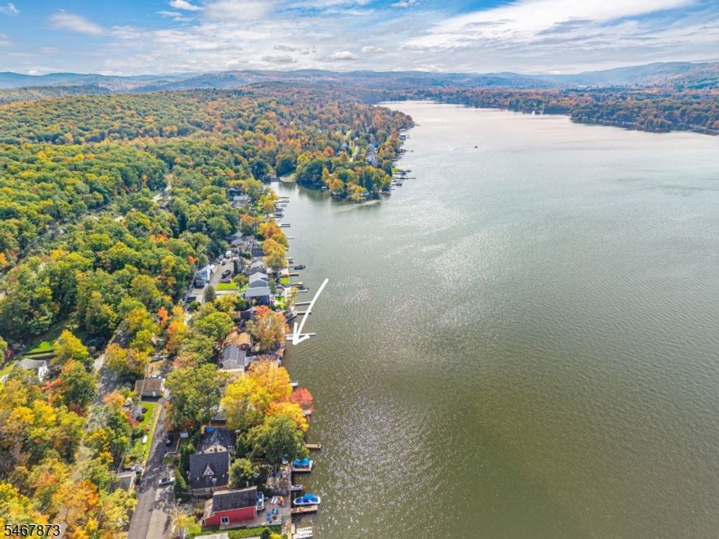 37 Lake Park Ter, West Milford Twp., NJ 07421 — exterior